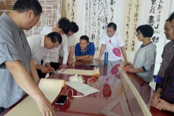 西泠印社装裱修复大师钱立新先生亲临指导