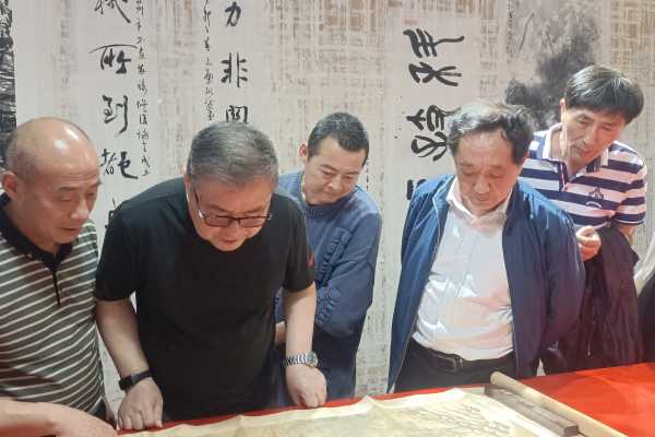 上海博物馆戴家华先生莅临指导