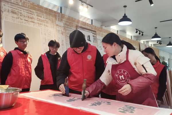 研究院工作人员指导学员托心排实
